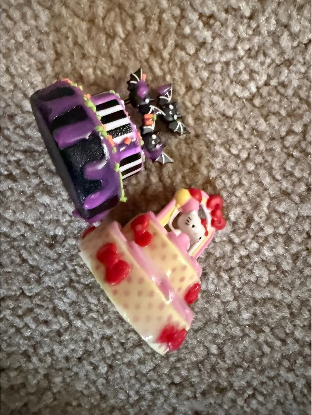 MGA's Miniverse lot of 2 mini cakes Sanrio Halloween cute